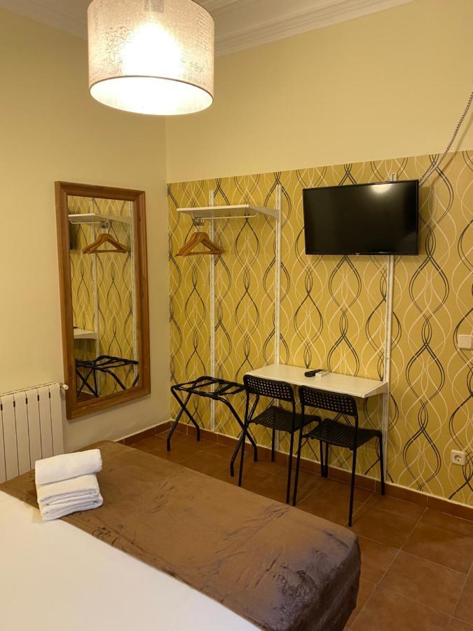 Hostal Alaska Madrid Ngoại thất bức ảnh