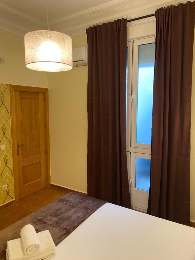 Hostal Alaska Madrid Ngoại thất bức ảnh