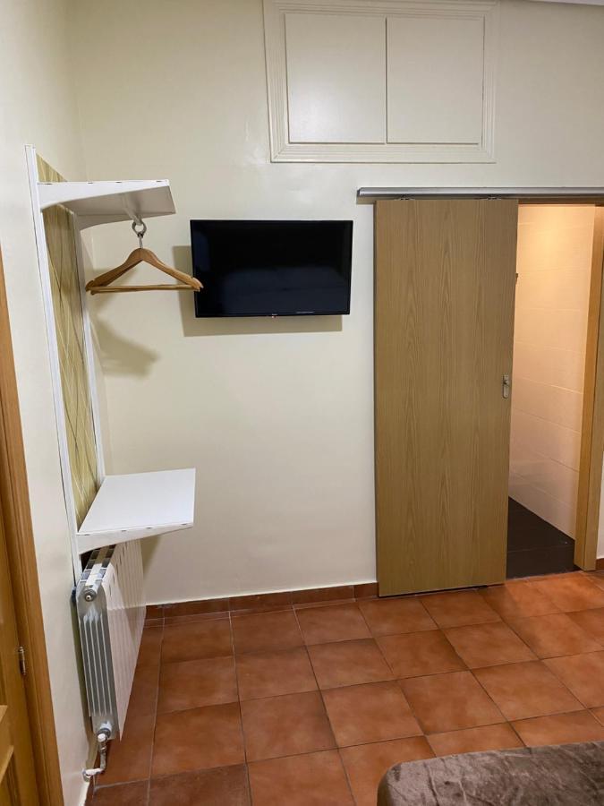 Hostal Alaska Madrid Ngoại thất bức ảnh