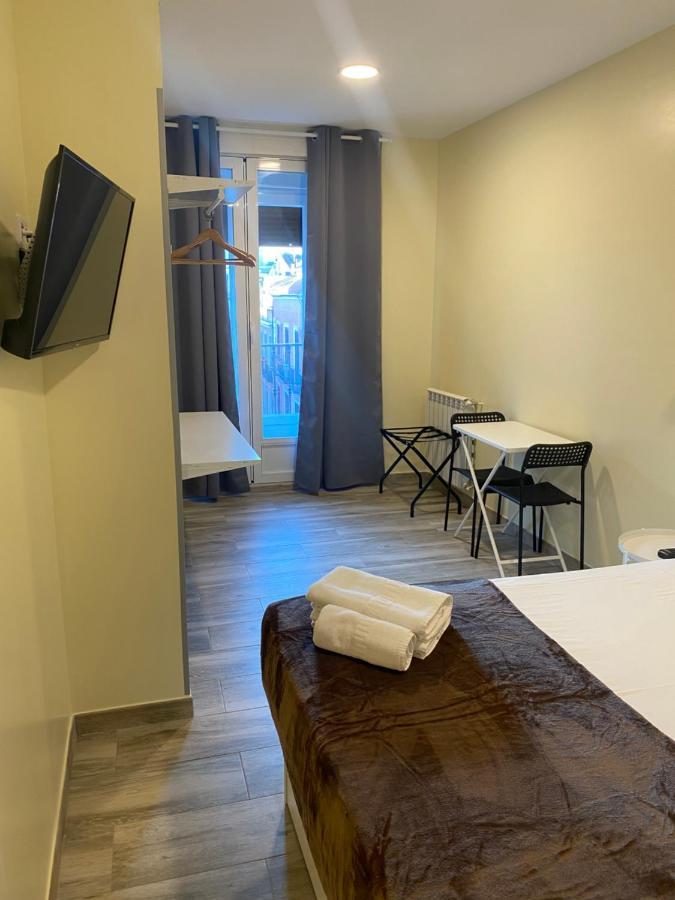 Hostal Alaska Madrid Ngoại thất bức ảnh