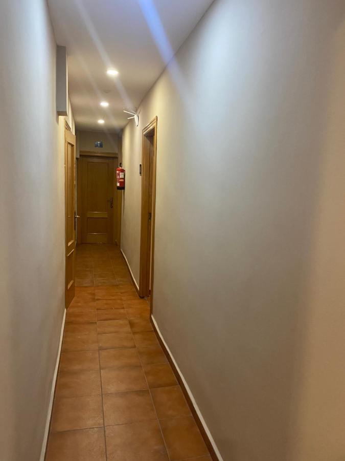 Hostal Alaska Madrid Ngoại thất bức ảnh