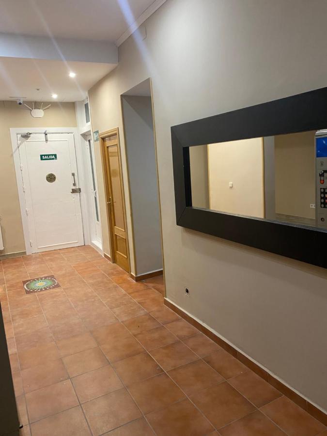 Hostal Alaska Madrid Ngoại thất bức ảnh