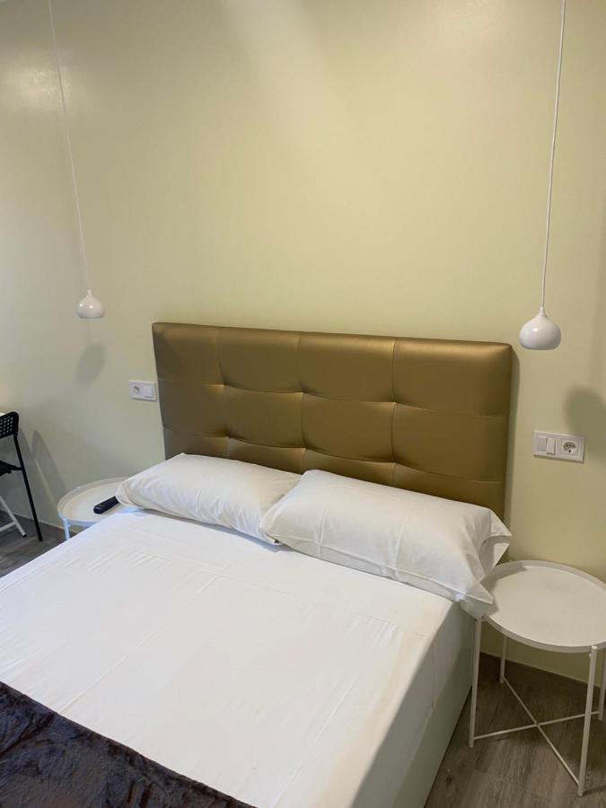 Hostal Alaska Madrid Ngoại thất bức ảnh