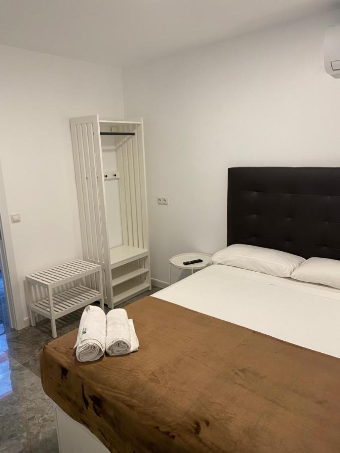 Hostal Alaska Madrid Ngoại thất bức ảnh