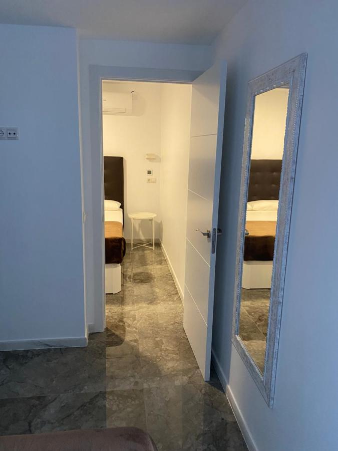 Hostal Alaska Madrid Ngoại thất bức ảnh