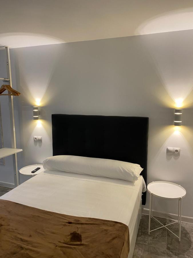 Hostal Alaska Madrid Ngoại thất bức ảnh