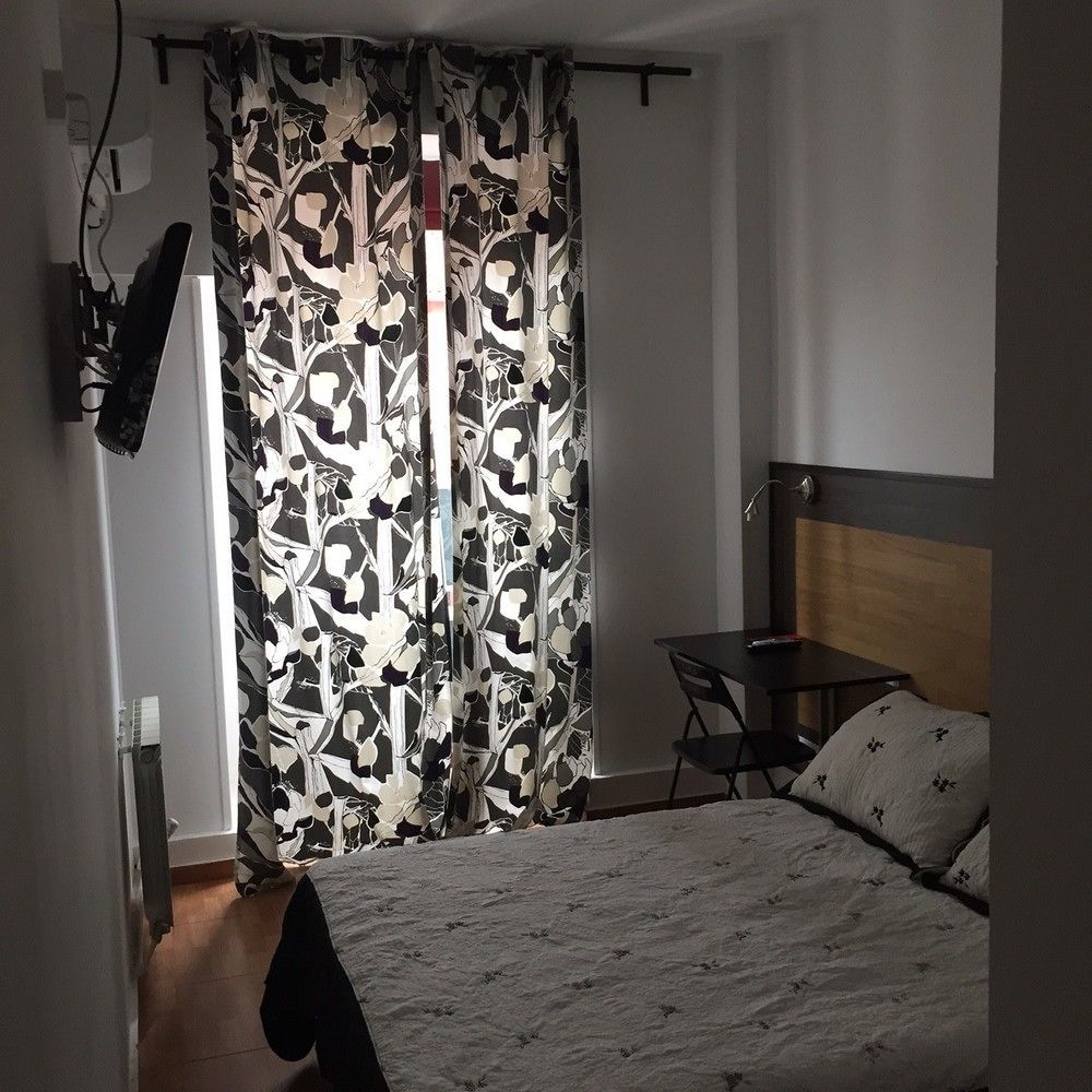 Hostal Alaska Madrid Ngoại thất bức ảnh