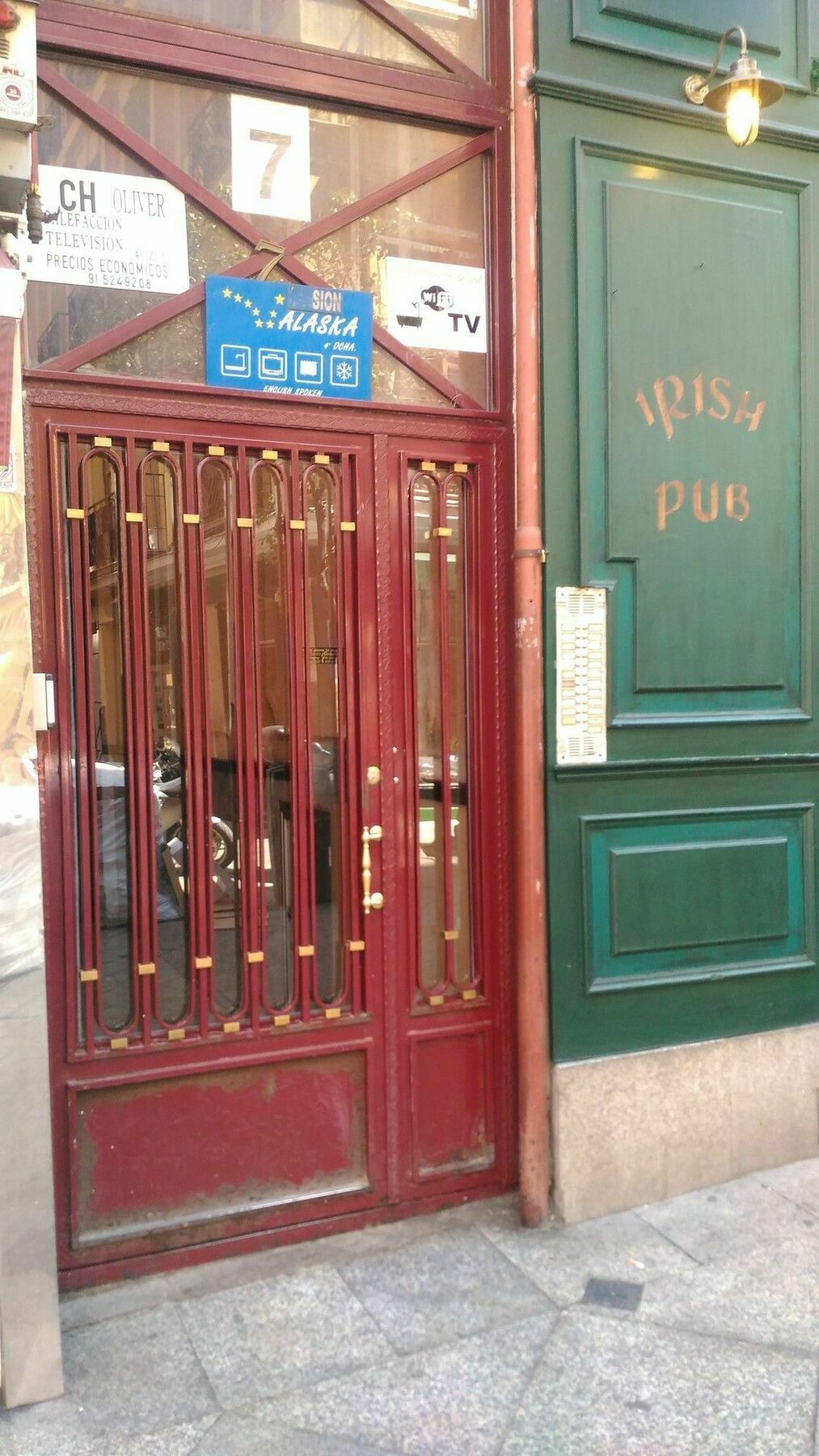Hostal Alaska Madrid Ngoại thất bức ảnh