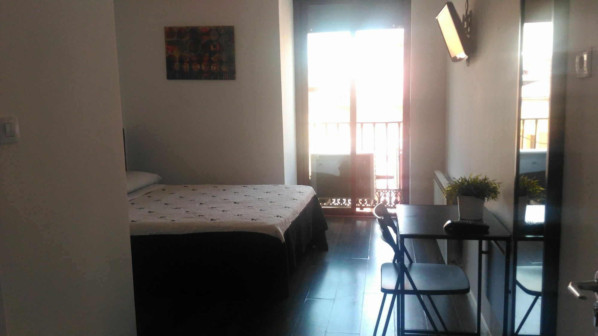 Hostal Alaska Madrid Ngoại thất bức ảnh