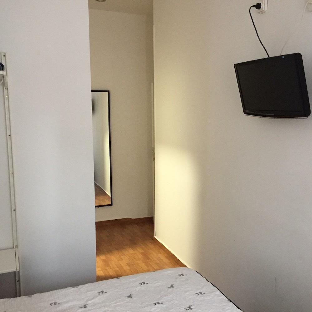 Hostal Alaska Madrid Ngoại thất bức ảnh